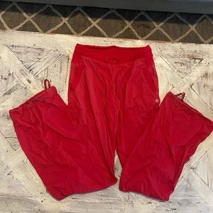 Womens LULULEMON full length windbreaker joggers